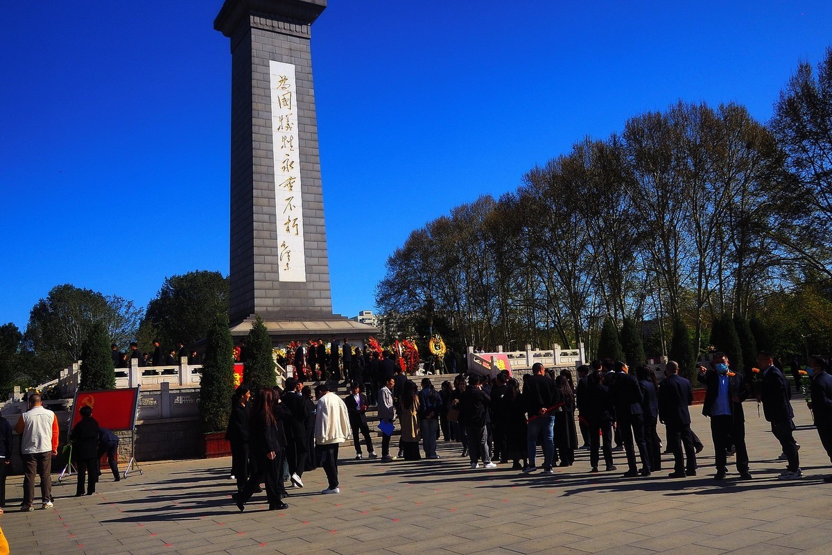 清明祭英烈 传承爱国情