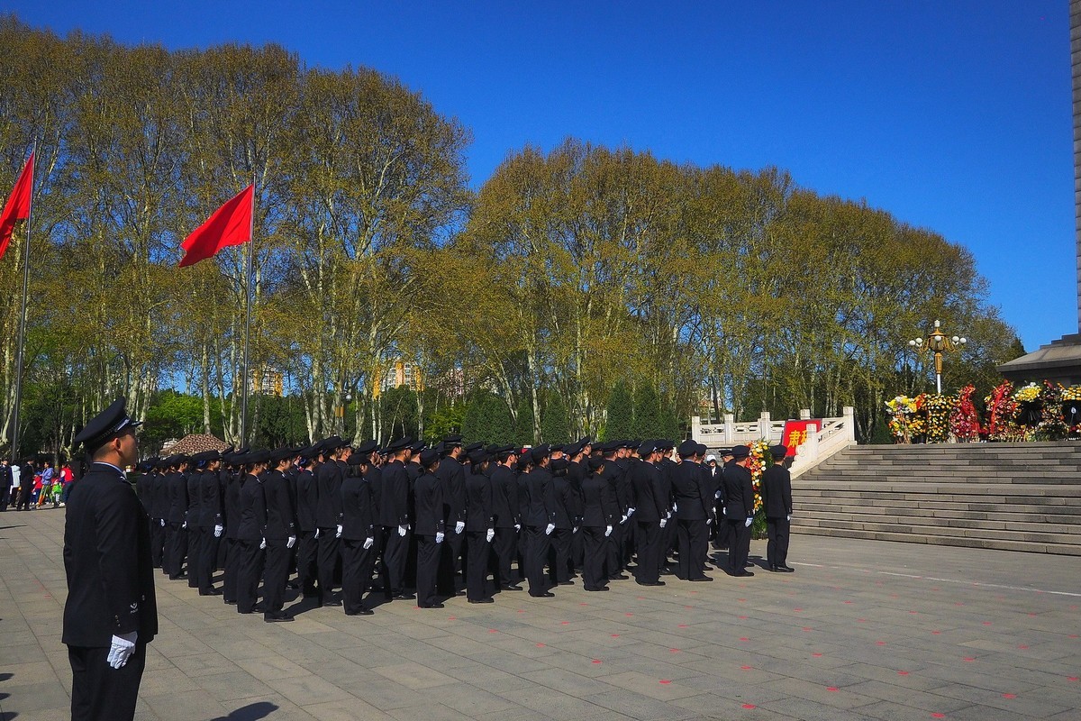清明祭英烈 传承爱国情