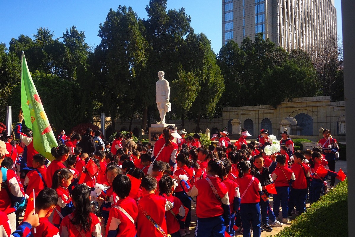 清明祭英烈 传承爱国情