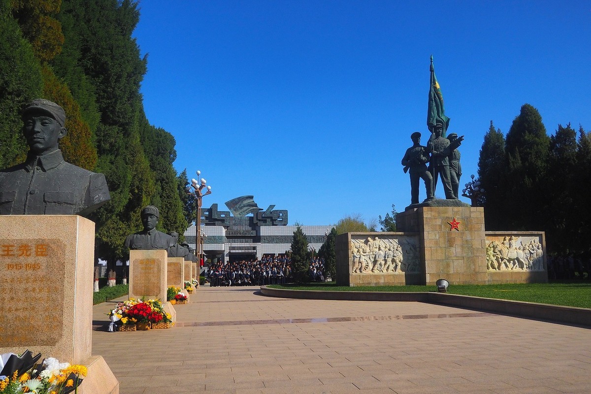 清明祭英烈 传承爱国情