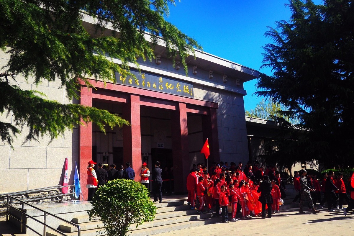 清明祭英烈 传承爱国情