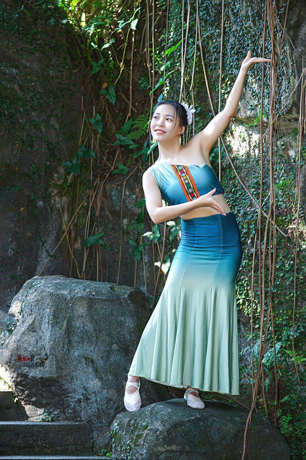 【青绿傣族少女】---佳佳