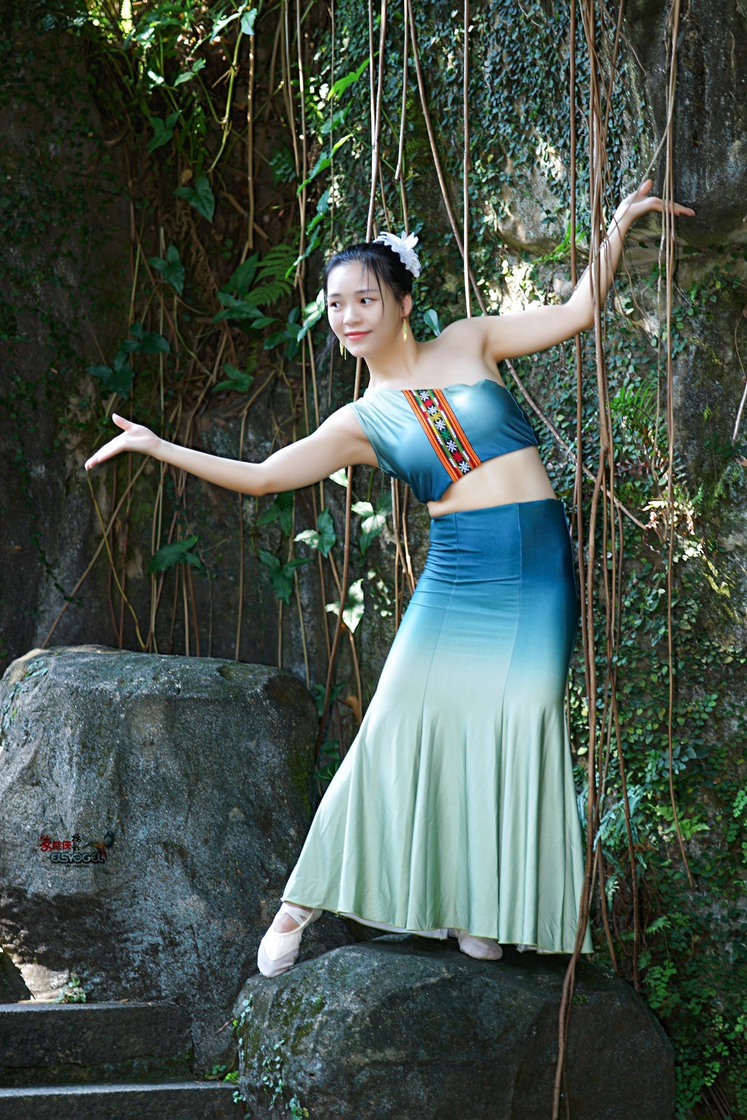 【青绿傣族少女】---佳佳