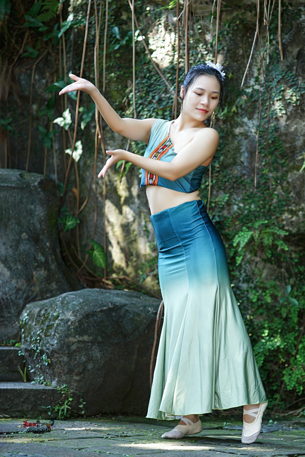 【青绿傣族少女】---佳佳