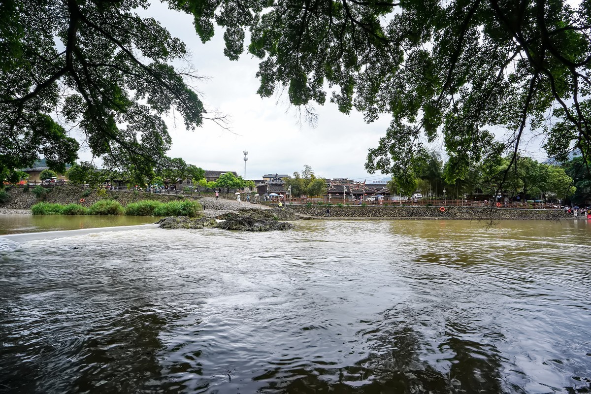 流径云水谣的长教溪