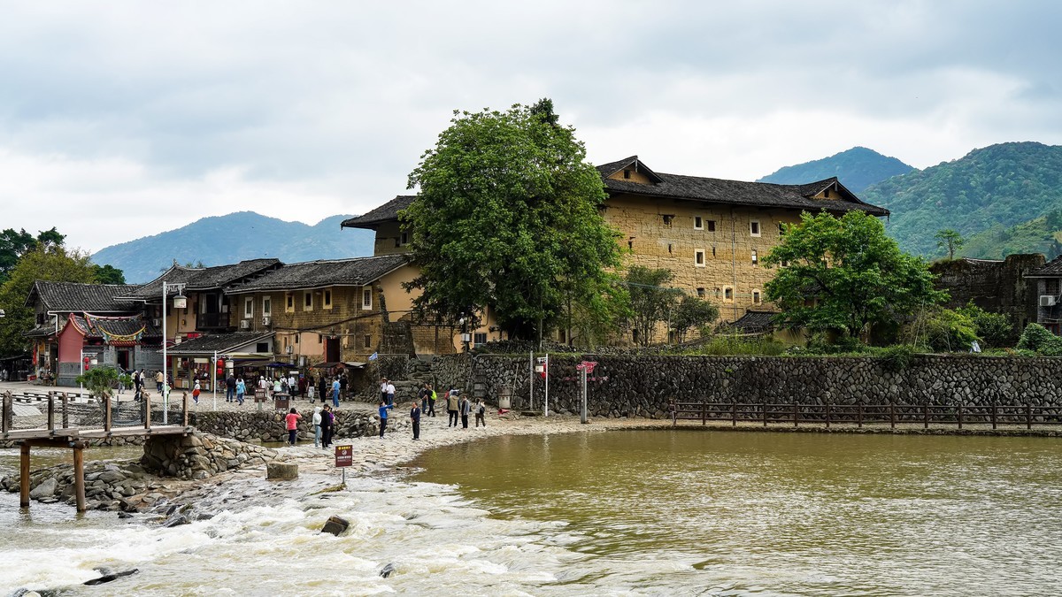 流径云水谣的长教溪