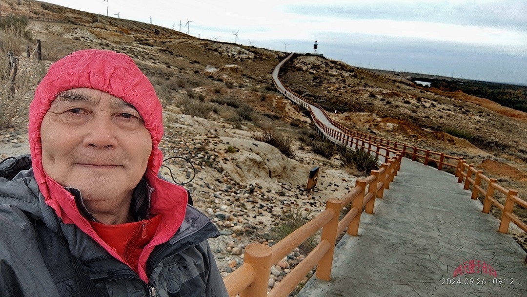 新疆最美雅丹地貌|五彩滩       周鸣天