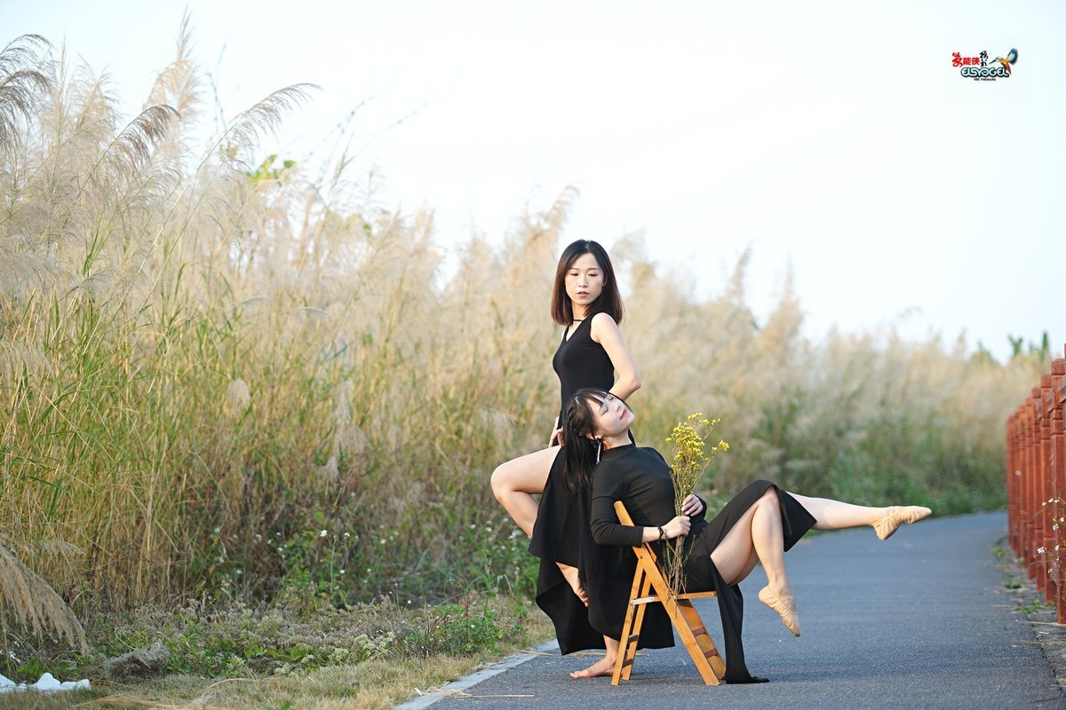 【温婉飘舞姐妹花】---钟钟、佳佳