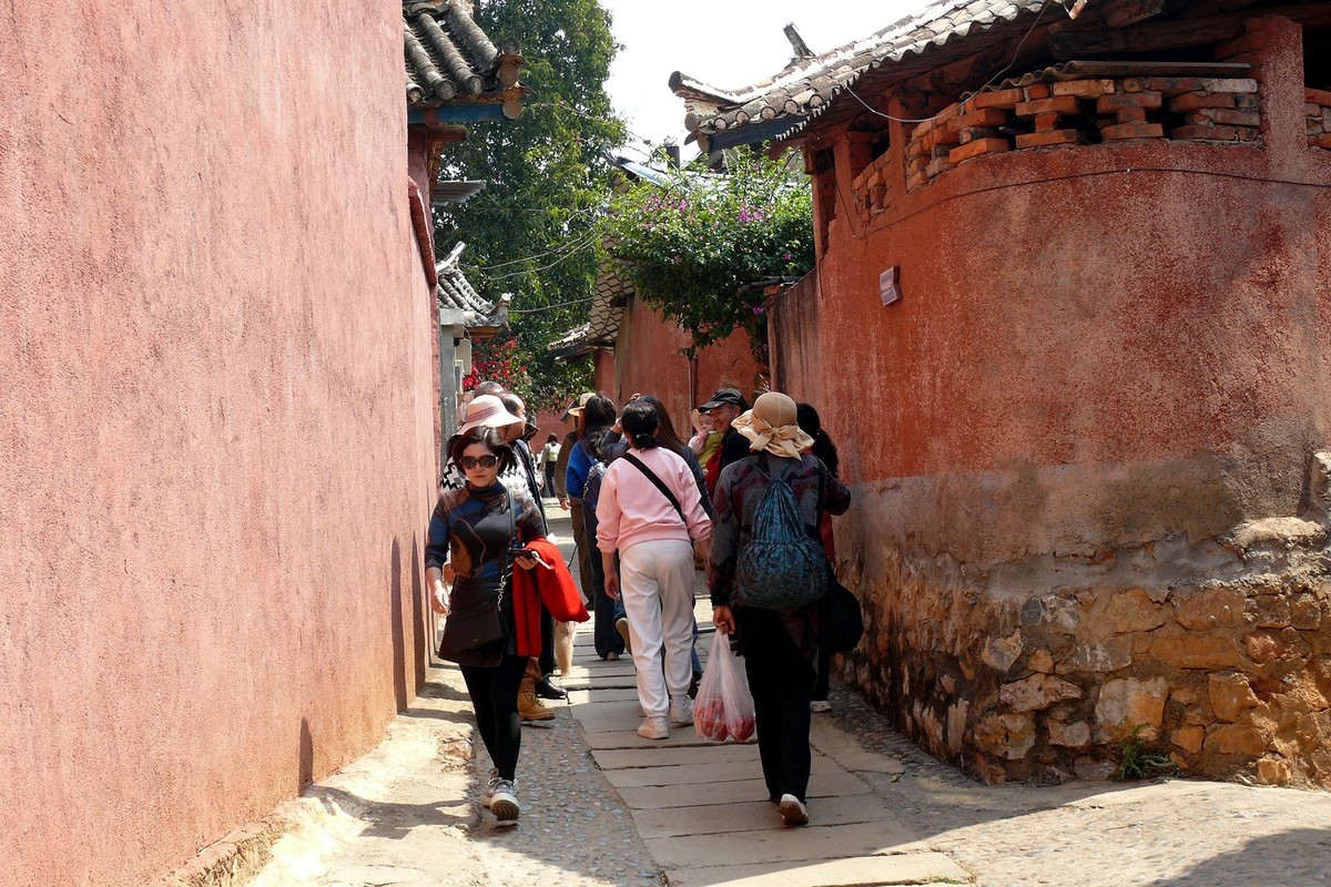 姊妹节逛迤沙拉村