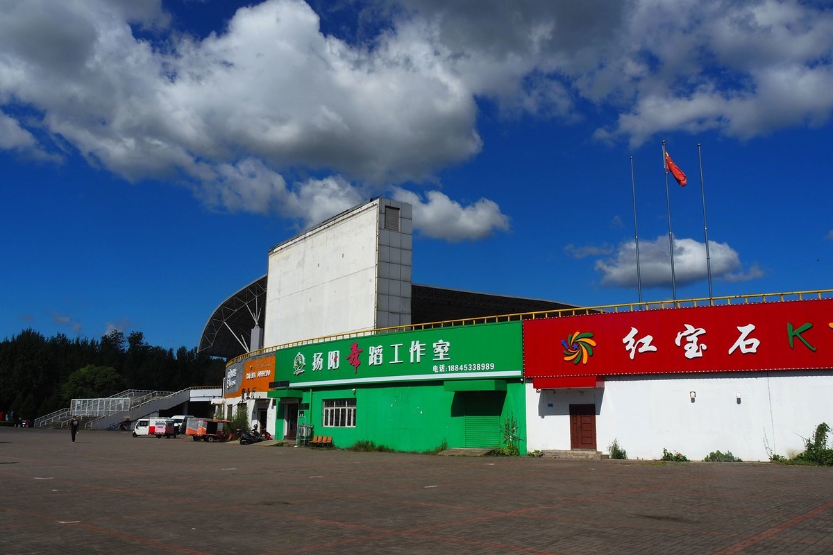 体育场外随拍