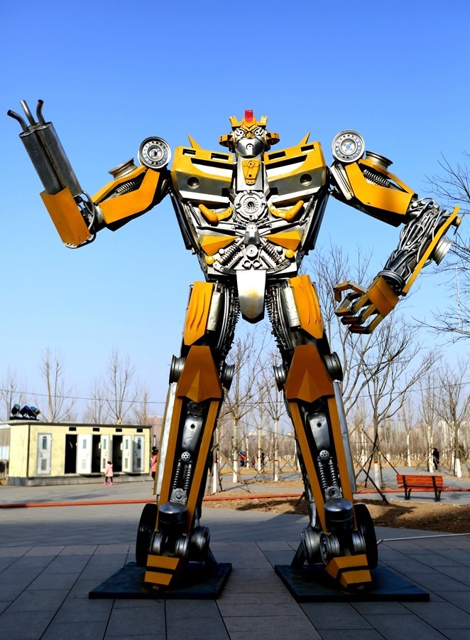 《不老松：纪实摄影》儿童们最喜欢的：变形金钢！