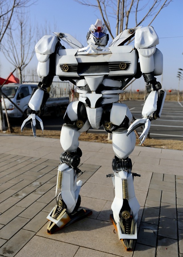 《不老松：纪实摄影》儿童们最喜欢的：变形金钢！