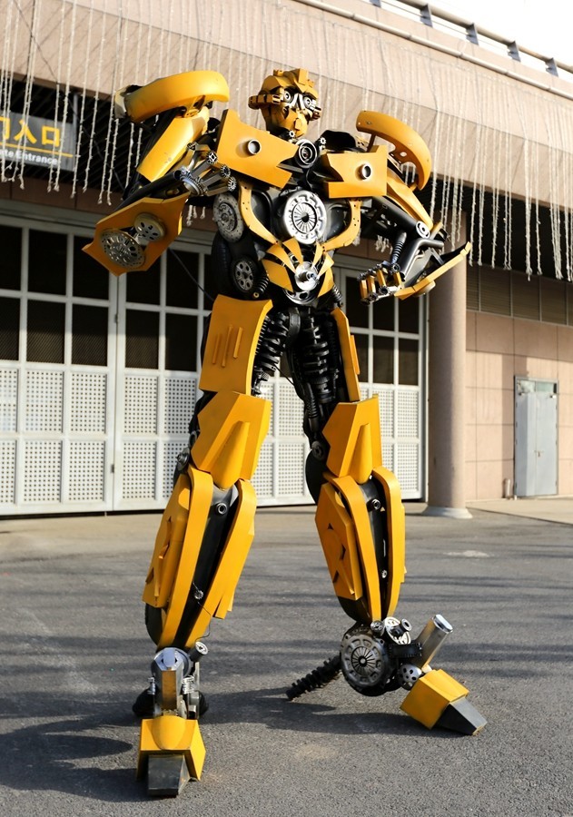 《不老松：纪实摄影》儿童们最喜欢的：变形金钢！ (2