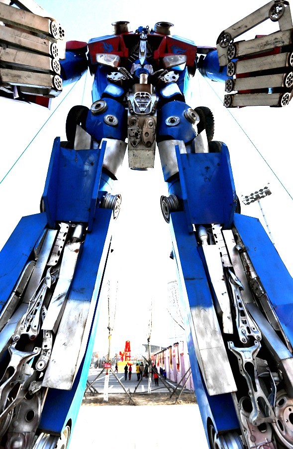 《不老松：纪实摄影》儿童们最喜欢的：变形金钢！ (2