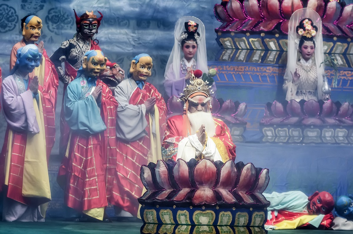 传统川剧《白蛇传 》之（佛殿谪贬）