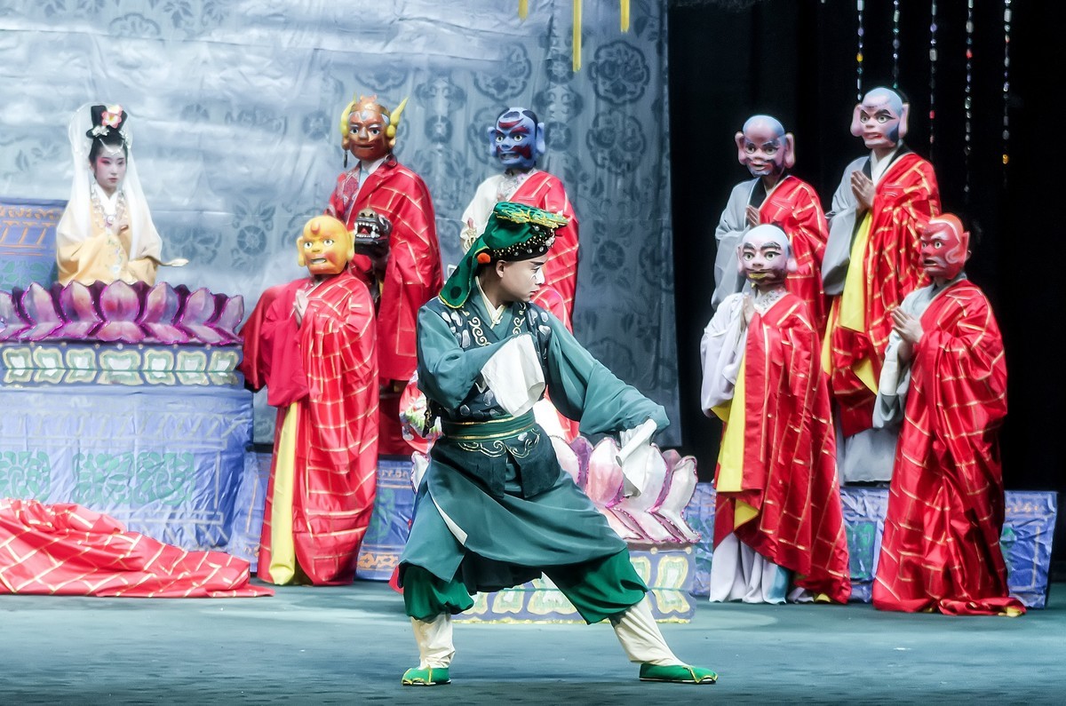 传统川剧《白蛇传 》之（佛殿谪贬）