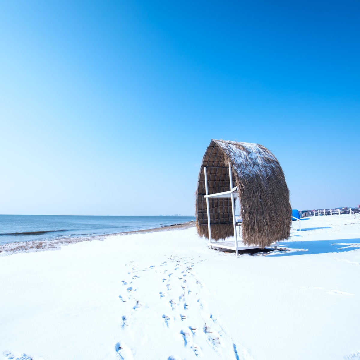 海滩雪景