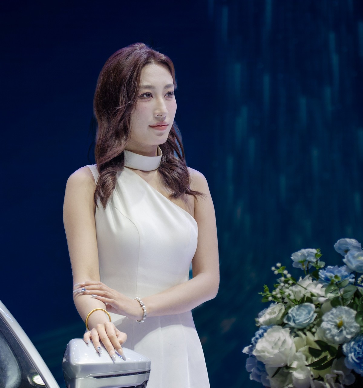 天津国际汽车交易会上的美女车模