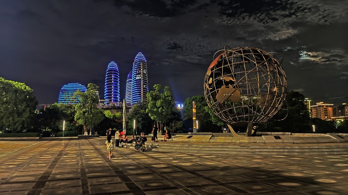 骑行路途几张夜景