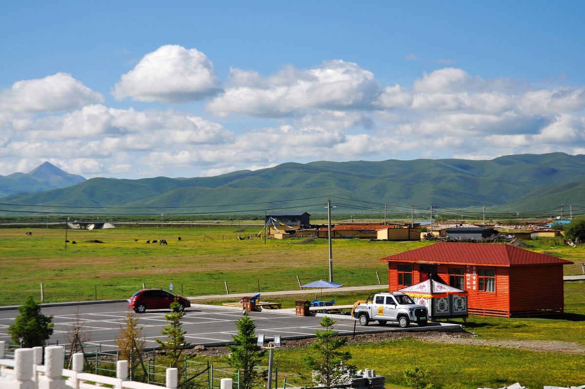 娘玛寺--世界上最大的转经筒