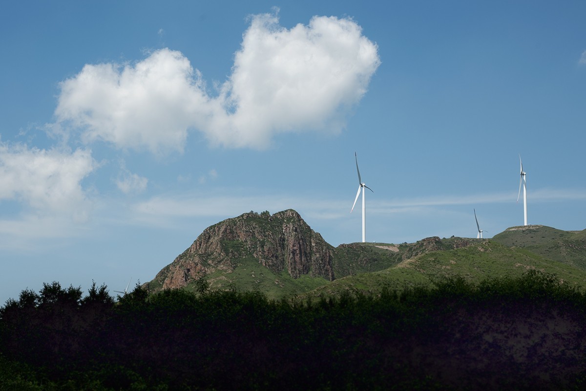 坝上正午的天空
