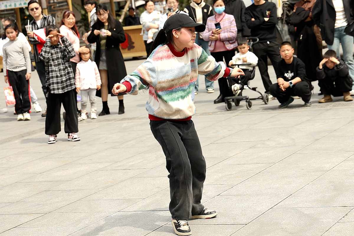 抓拍——街舞女孩