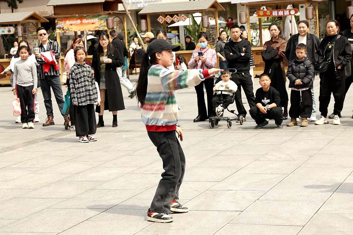 抓拍——街舞女孩