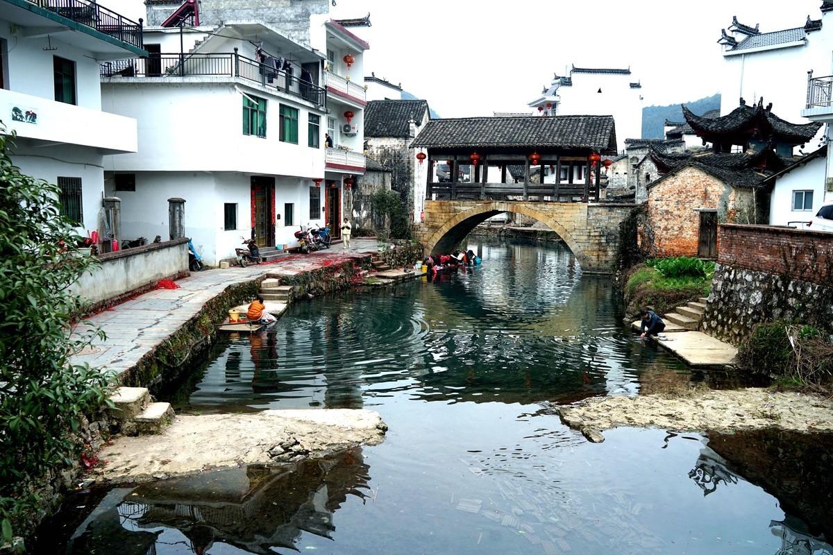 婺源县游山村一一小桥流水人家