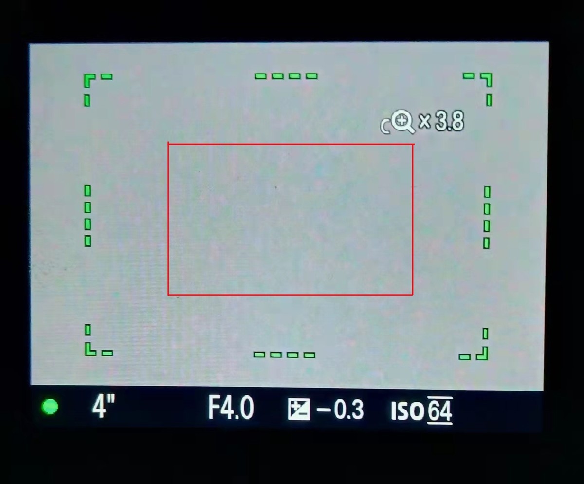 关于索尼rx10m4这款相机变焦到数码焦段时出现绿色聚焦虚框的问题