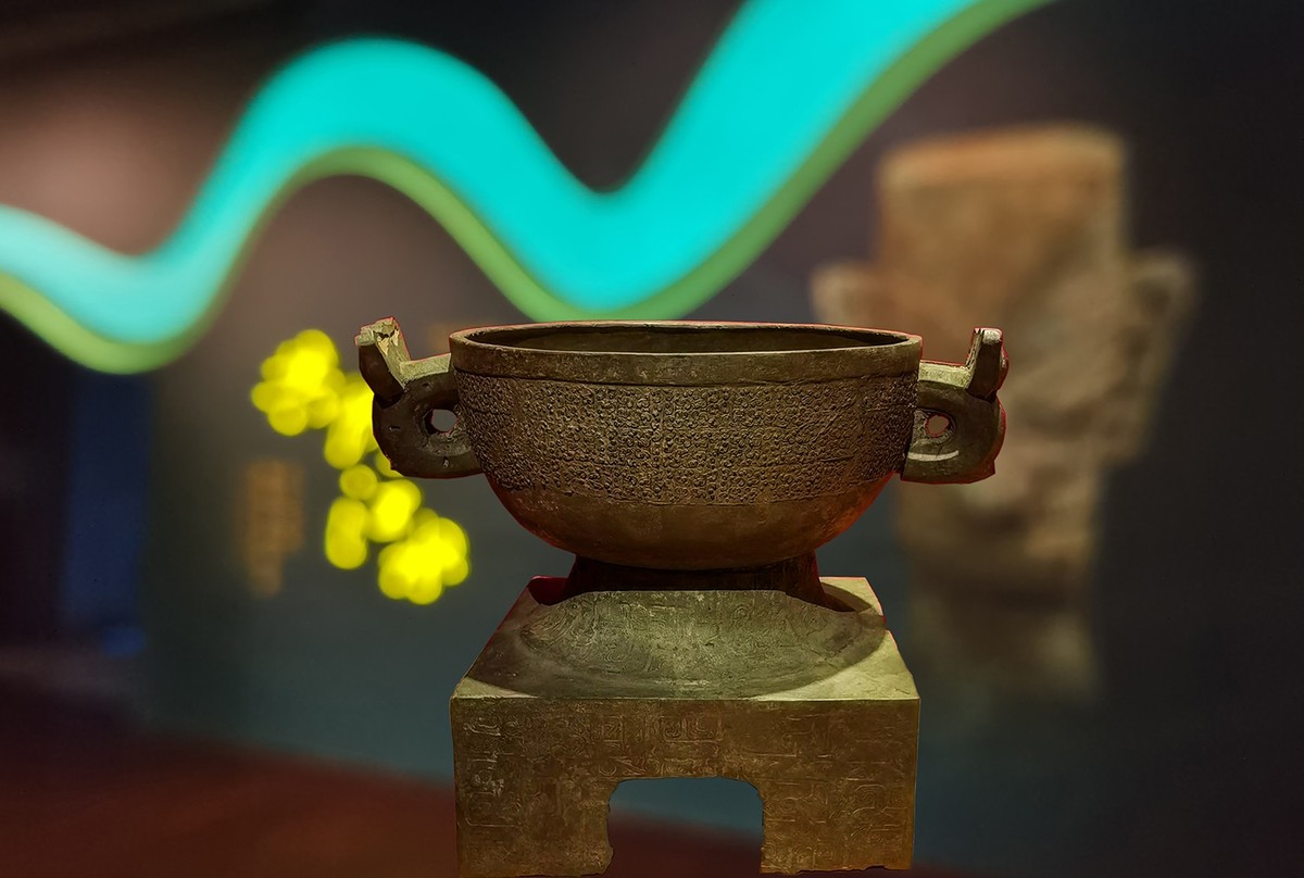 廣 東 省 博 物 館 掠 影