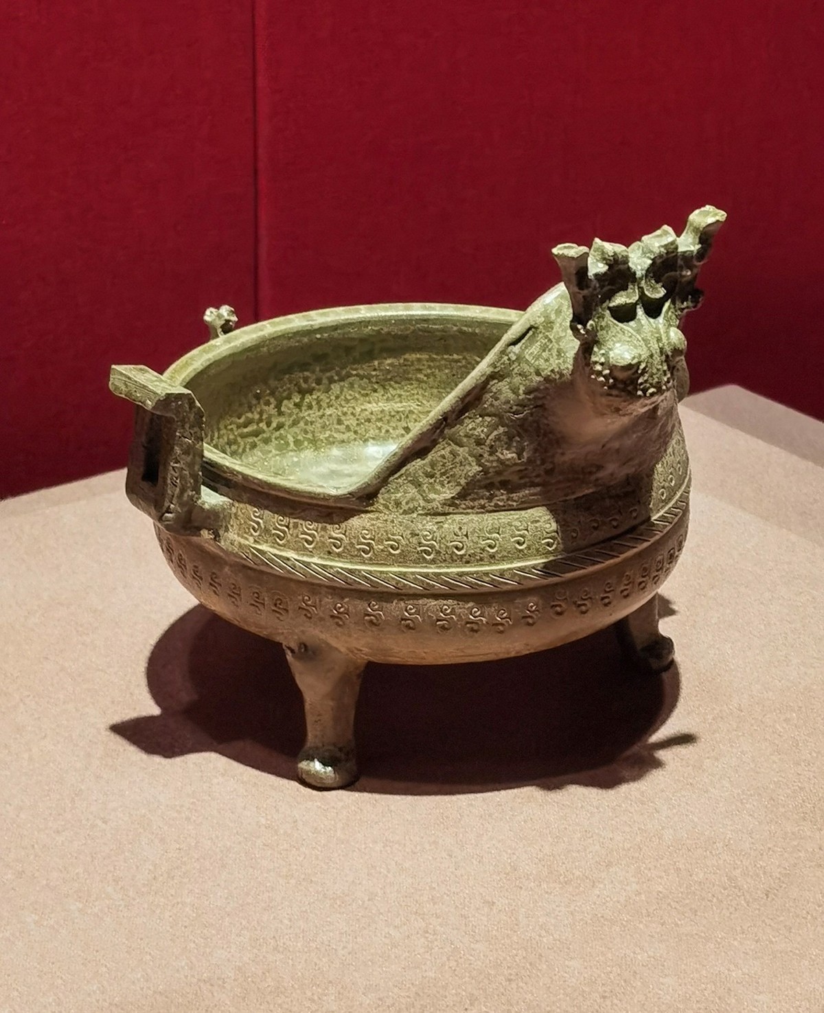 廣 東 省 博 物 館 掠 影