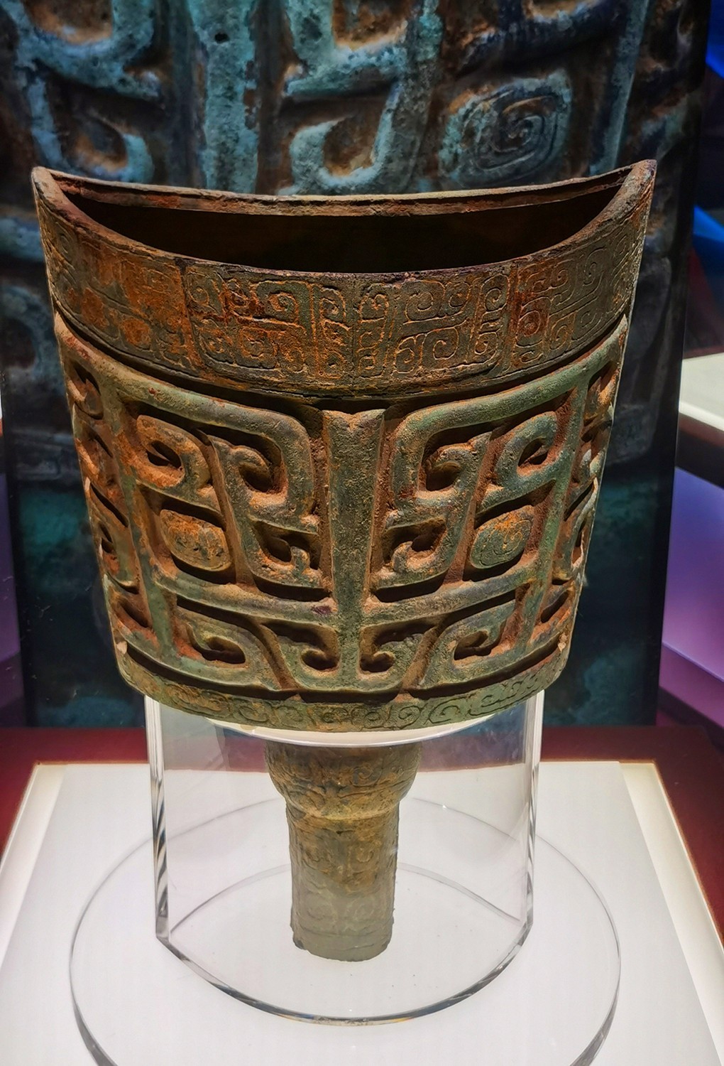 廣 東 省 博 物 館 掠 影