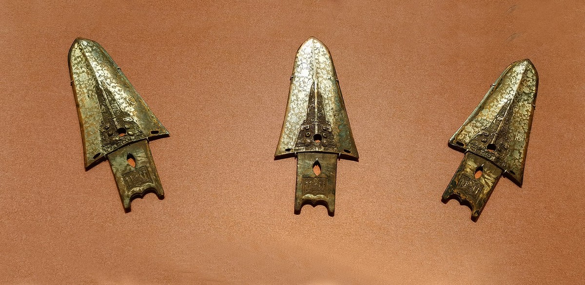 廣 東 省 博 物 館 掠 影