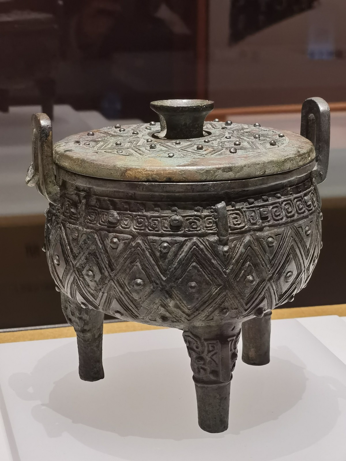 廣 東 省 博 物 館 掠 影