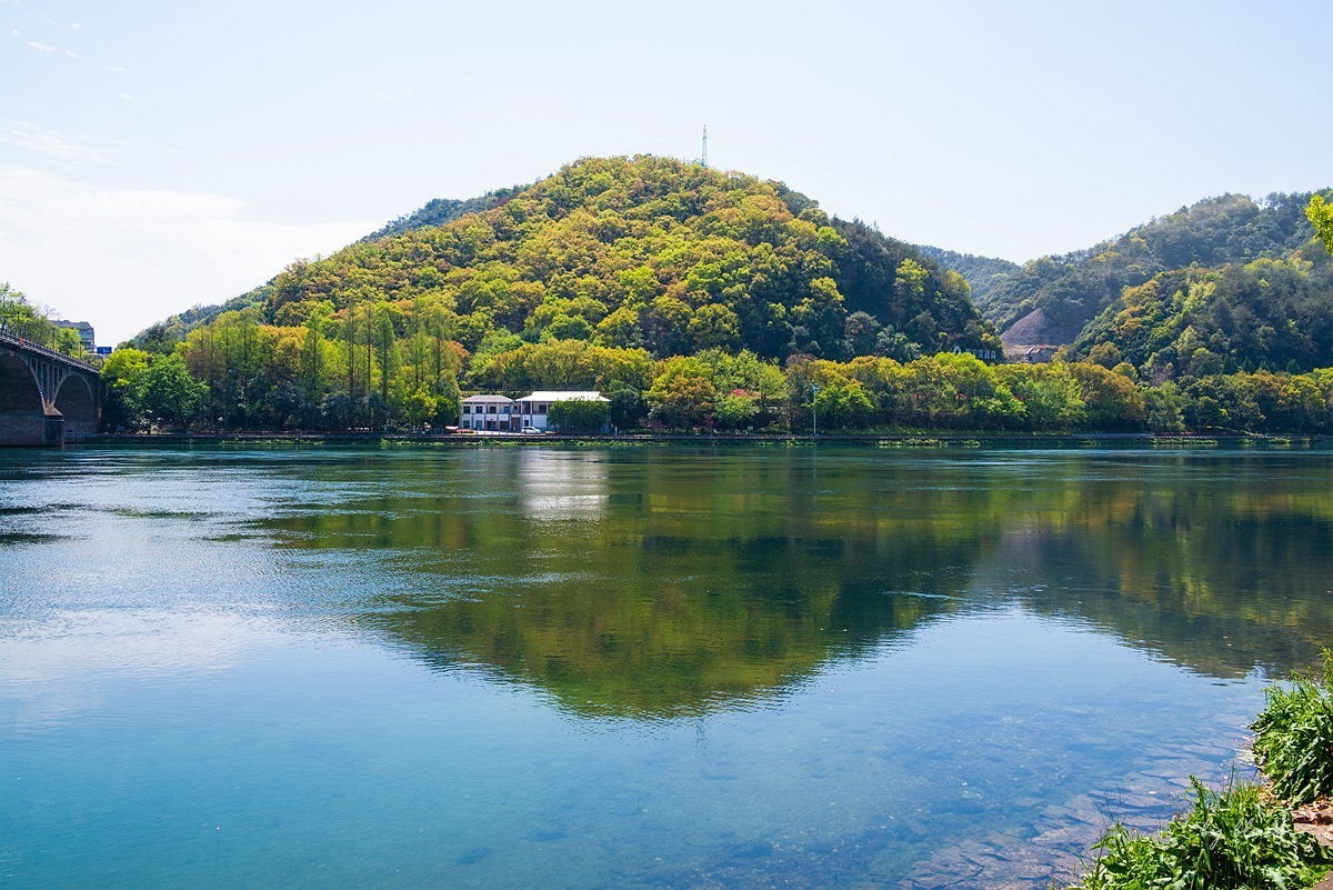 新安江风光