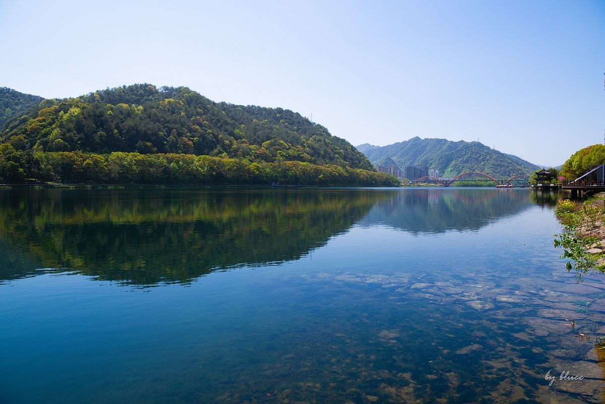 新安江风光