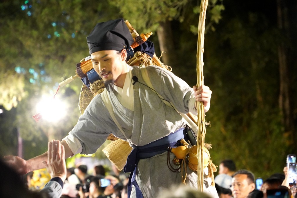 惠山古镇夜拍表演
