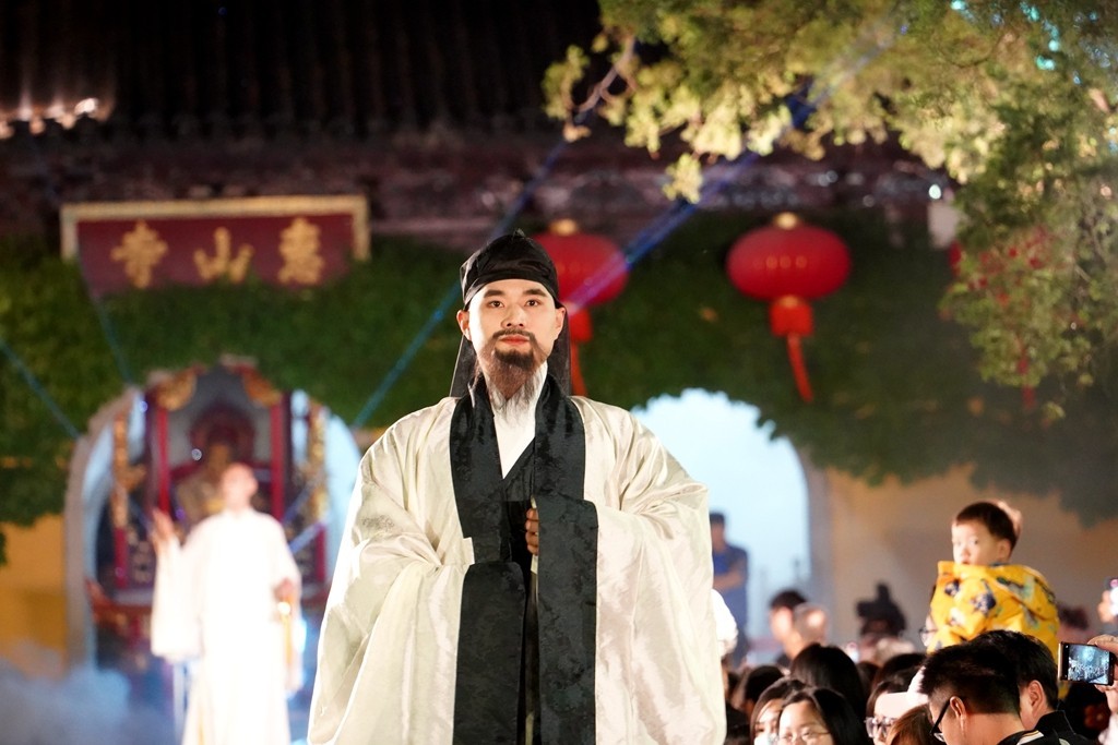 惠山古镇夜拍表演