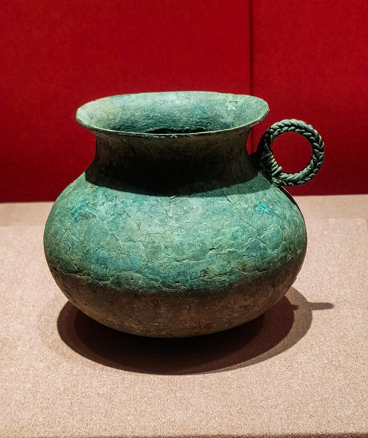 廣 東 省 博 物 館 掠 影