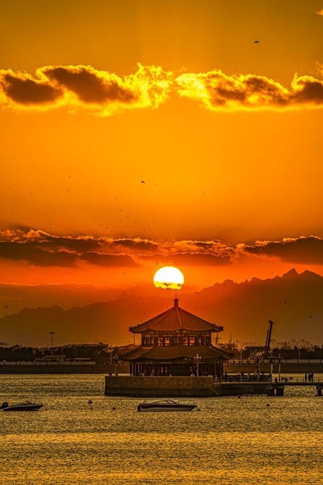 青岛栈桥晚霞