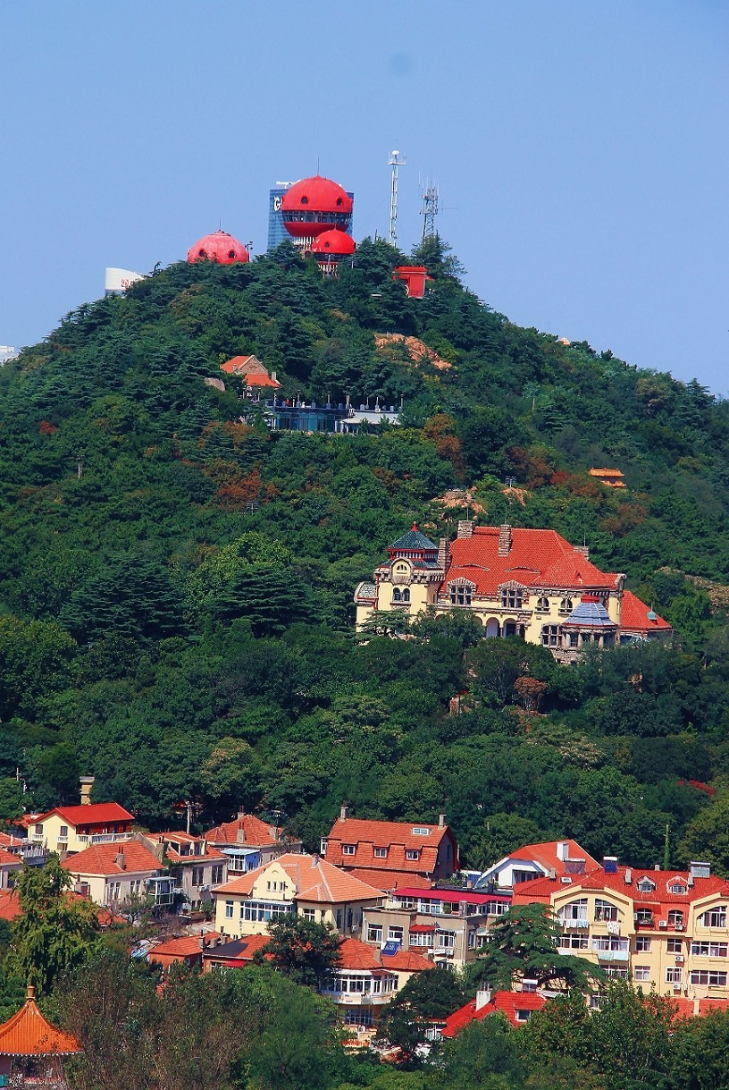 居高临下拍《青岛市区》美女片闹腾了一夏天，静下来看一组风景片同时介绍一个景点