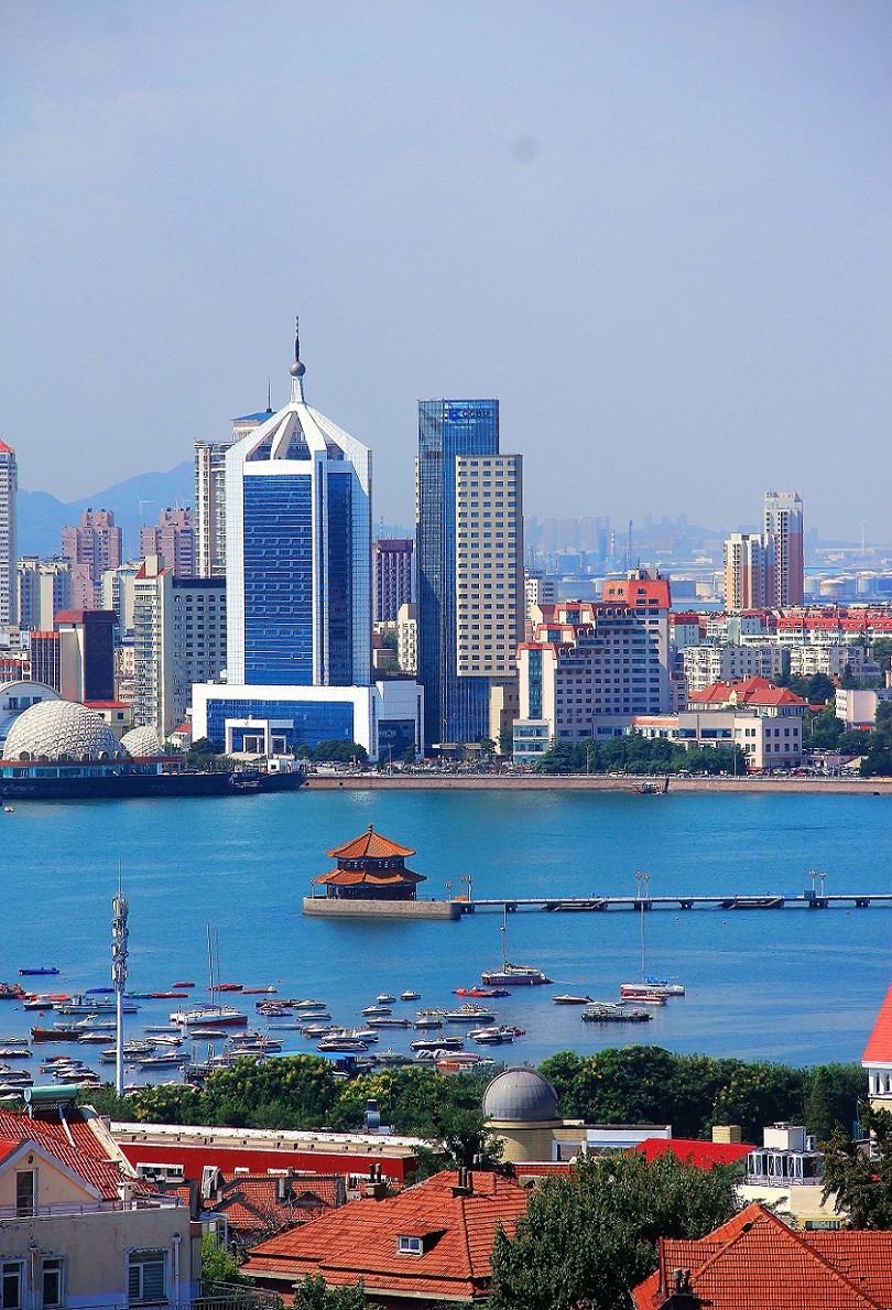 居高临下拍《青岛市区》美女片闹腾了一夏天，静下来看一组风景片同时介绍一个景点