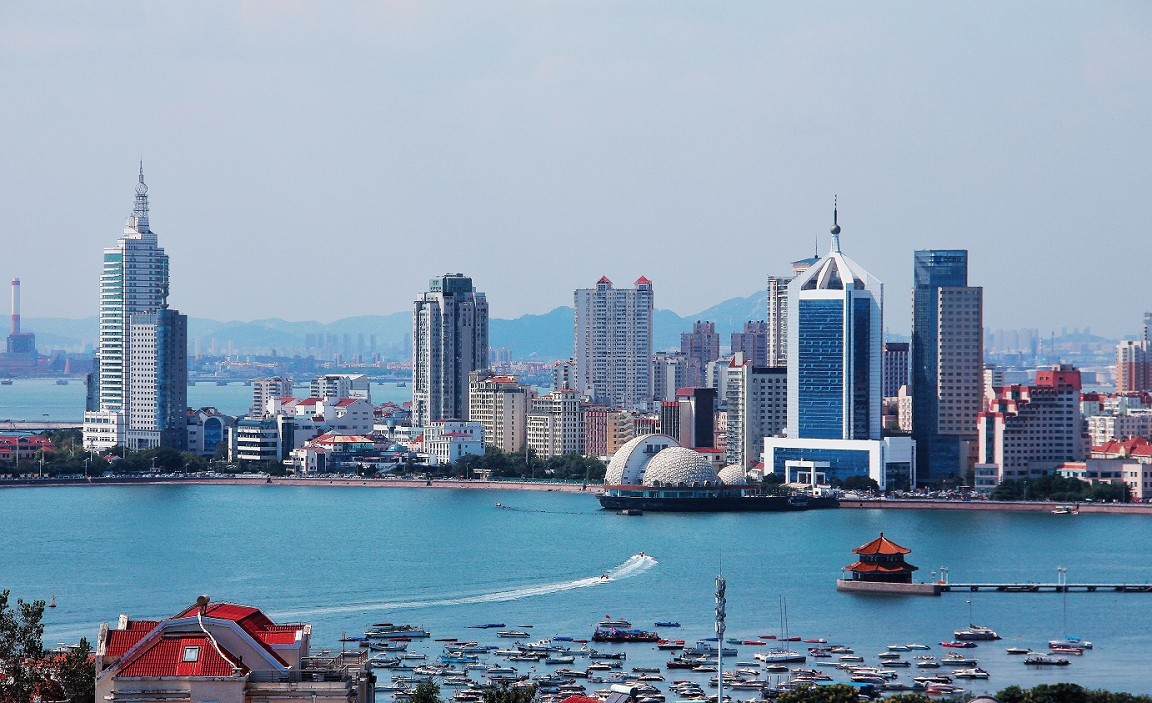 居高临下拍《青岛市区》美女片闹腾了一夏天，静下来看一组风景片同时介绍一个景点