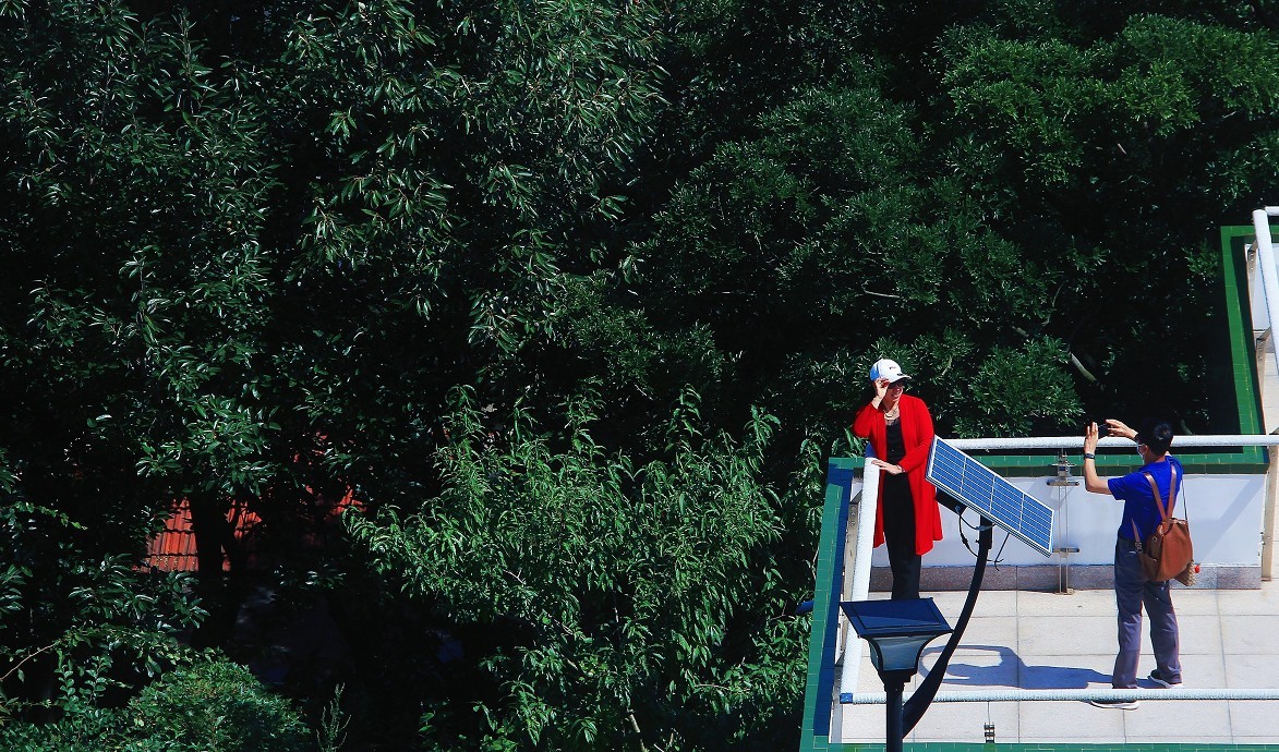 居高临下拍《青岛市区》美女片闹腾了一夏天，静下来看一组风景片同时介绍一个景点