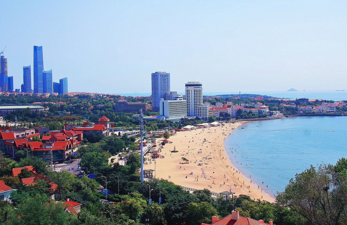 居高临下拍《青岛市区》美女片闹腾了一夏天，静下来看一组风景片同时介绍一个景点