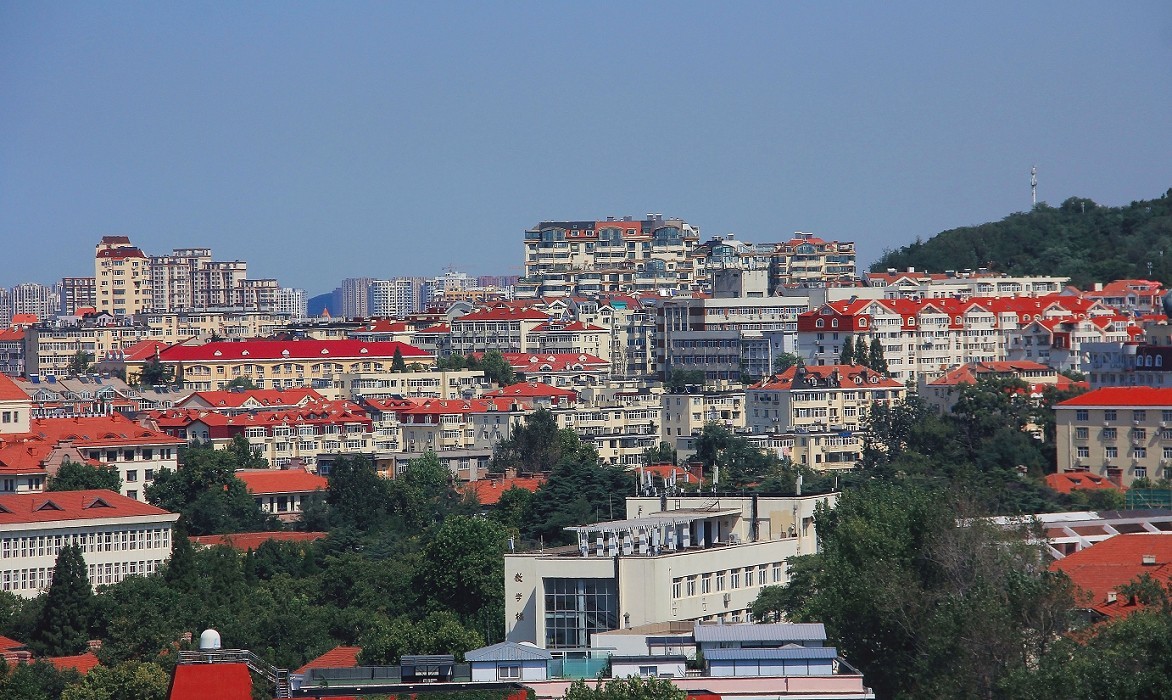 居高临下拍《青岛市区》美女片闹腾了一夏天，静下来看一组风景片同时介绍一个景点