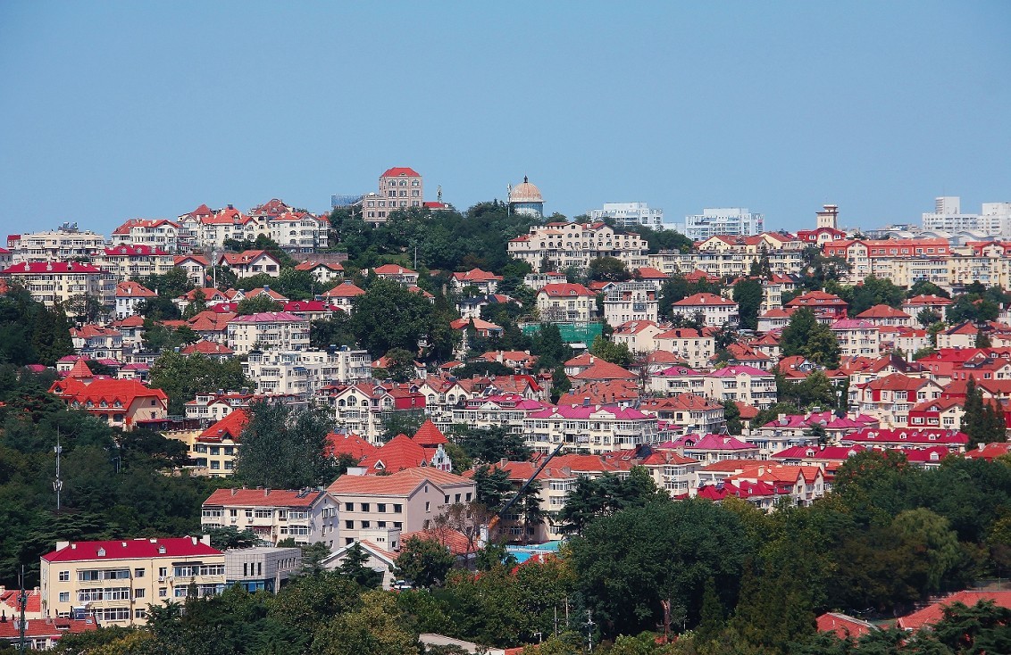 居高临下拍《青岛市区》美女片闹腾了一夏天，静下来看一组风景片同时介绍一个景点