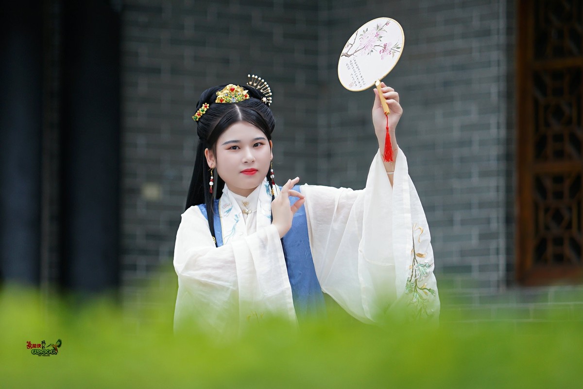 【古装汉明少女】---白覃