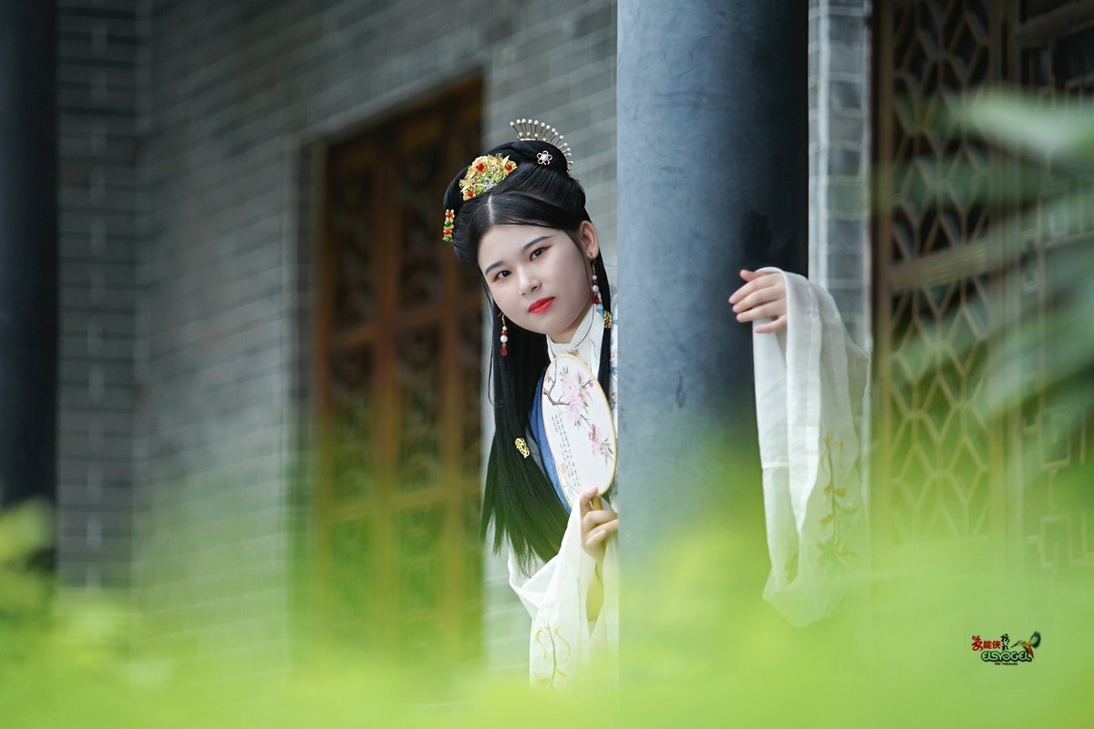 【古装汉明少女】---白覃