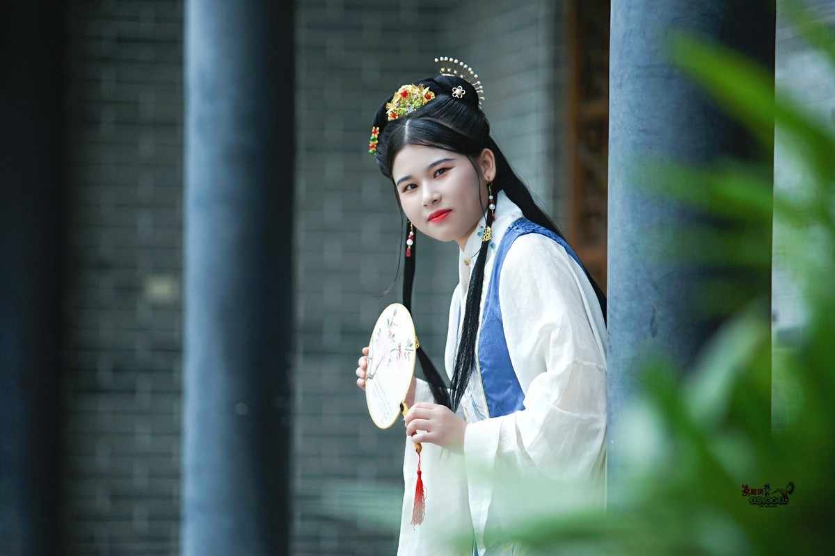 【古装汉明少女】---白覃